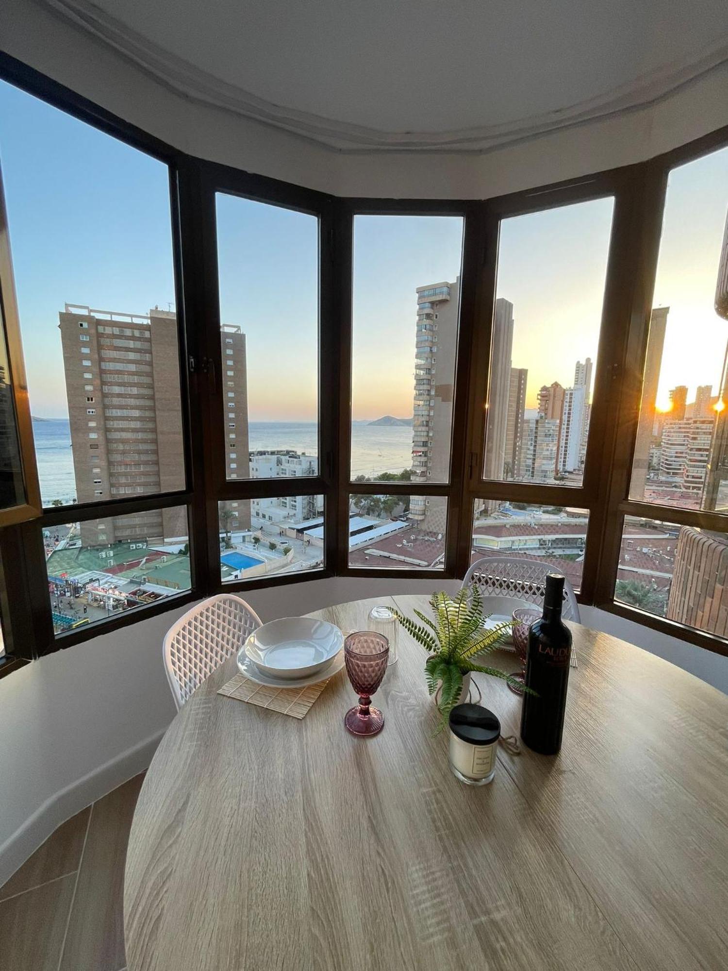 Suite Panoramic Бенидорм Екстериор снимка