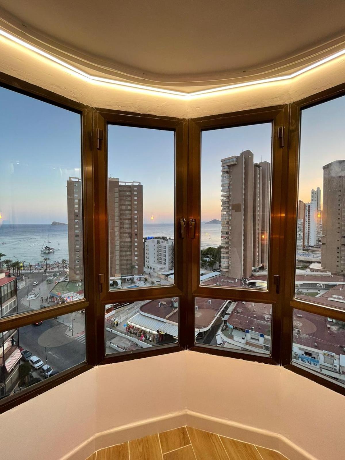 Suite Panoramic Бенидорм Екстериор снимка